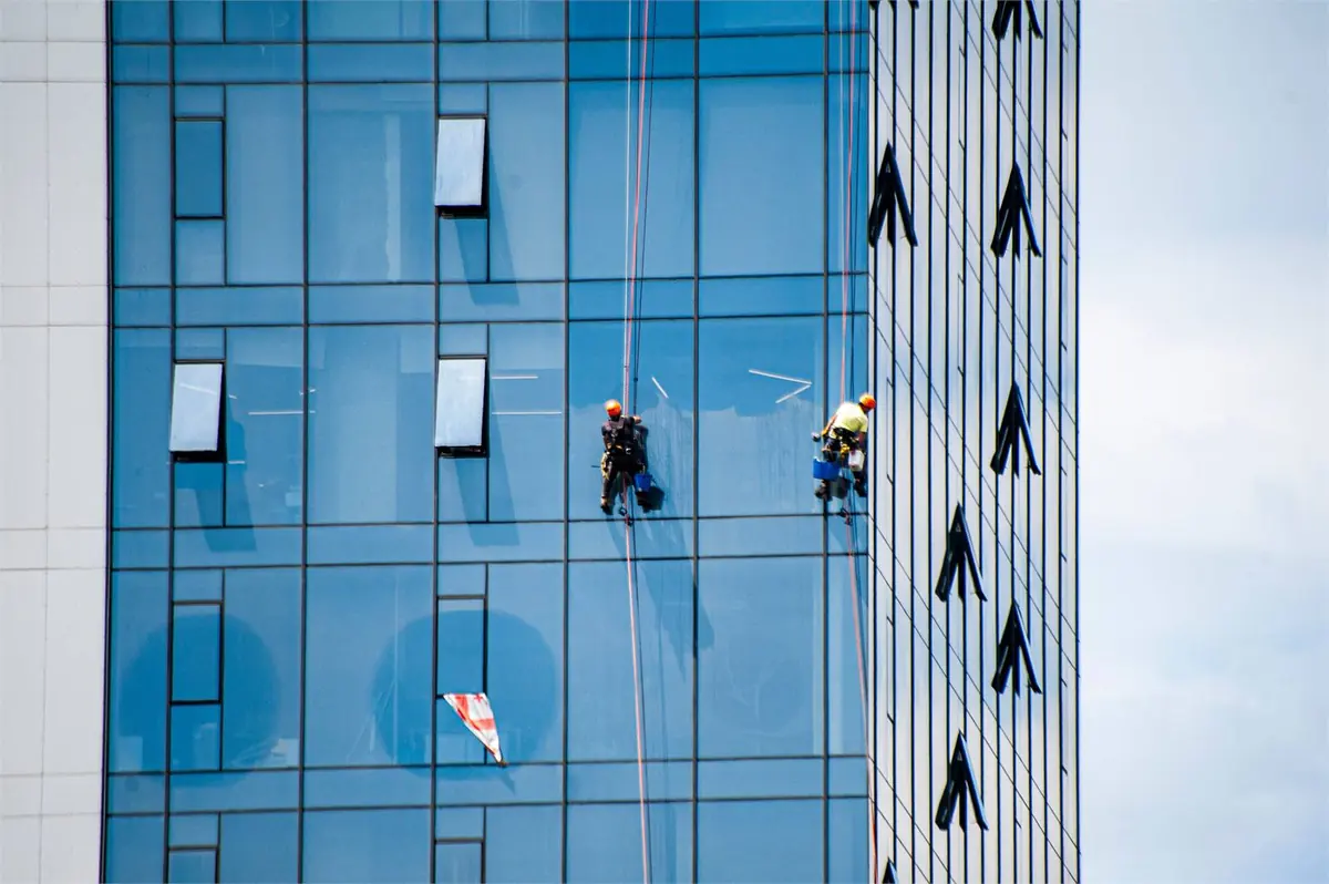 Entretien et maintenance de bâtiments professionnels